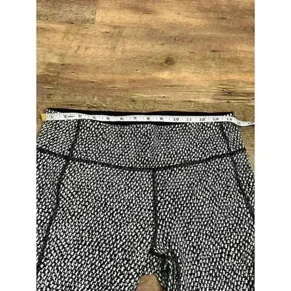 Lululemon HR Invigorate Cropped Daisy Dust Alpine White Black Women's 8 - Picture 5 of 11